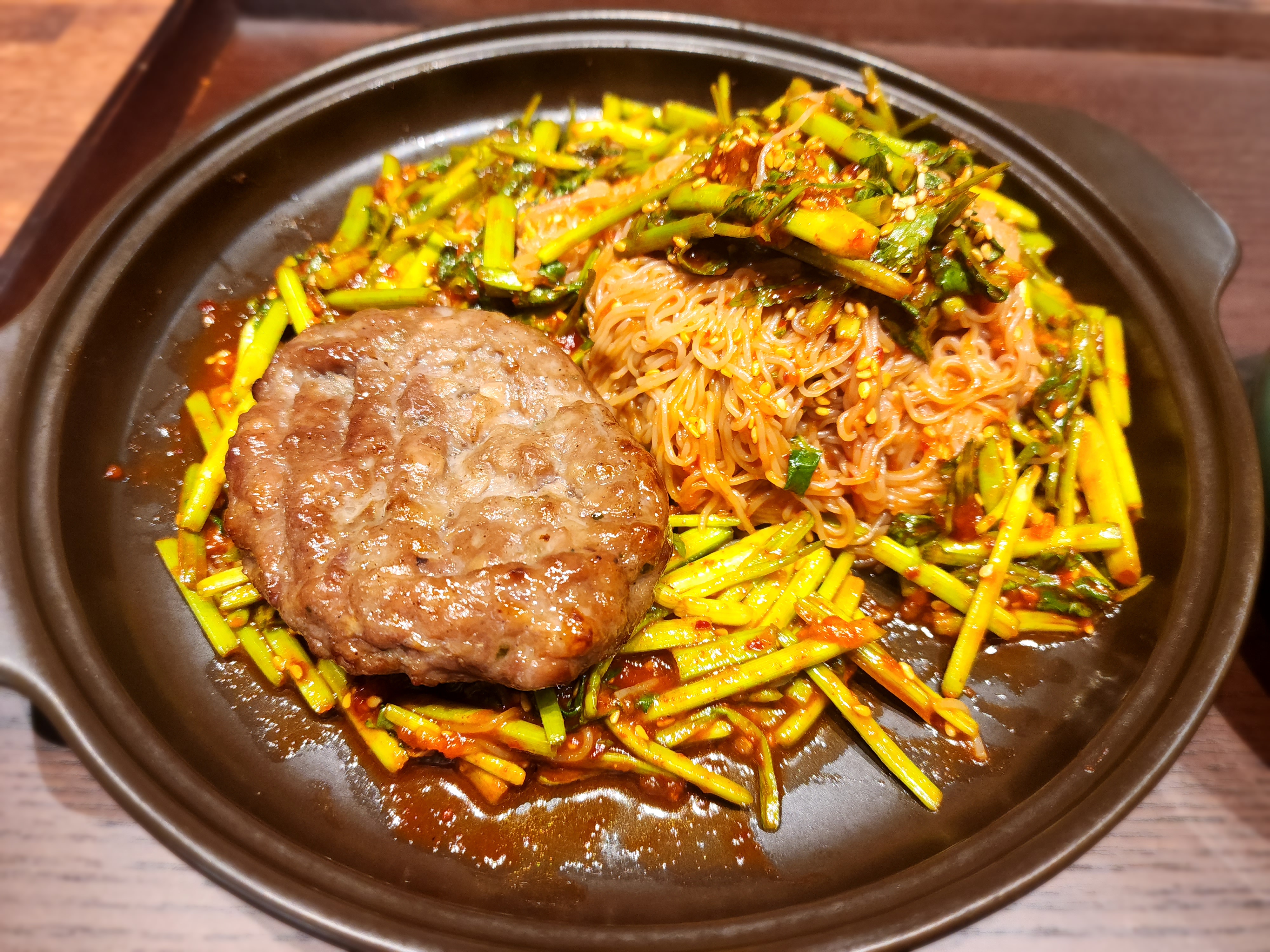 떡갈비와 비빔면