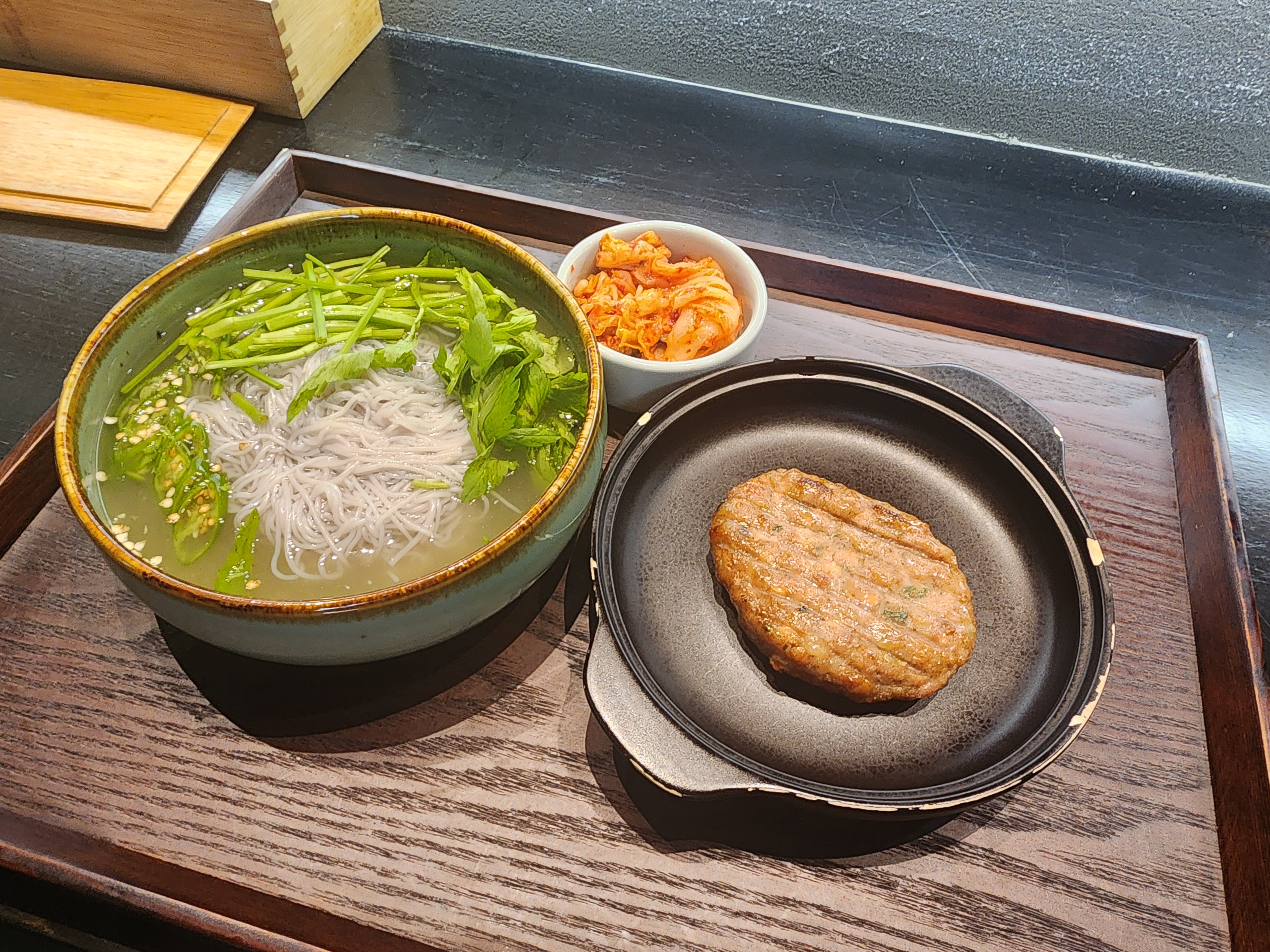 국수 떡갈비 세트
